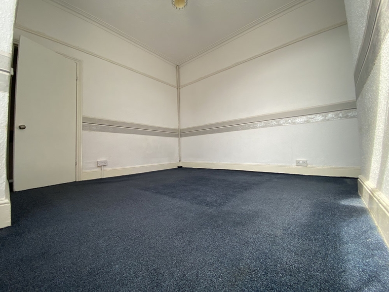 properties_61aWoodchurch_08