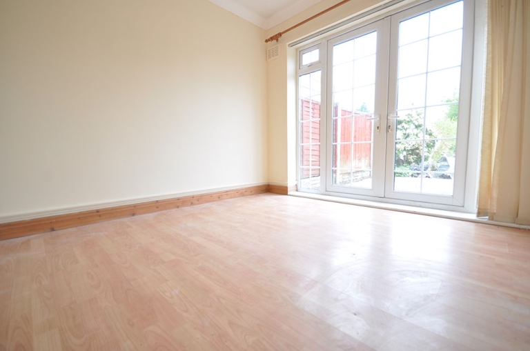 properties_100MillPark_07