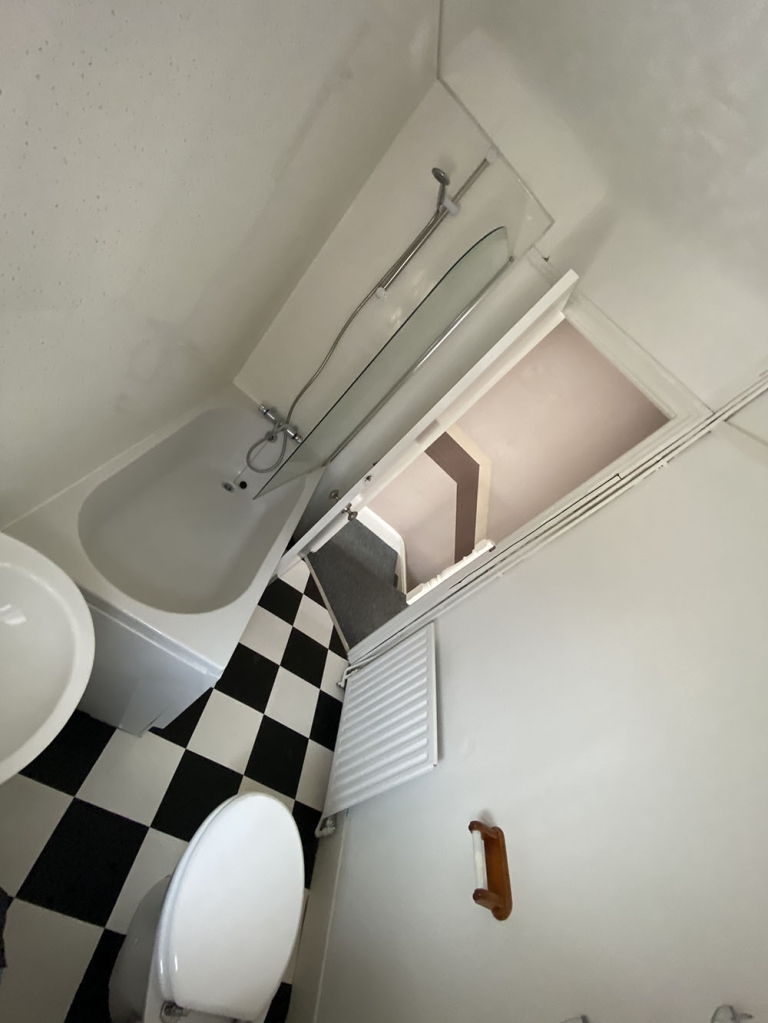 properties_61aWoodchurch_05